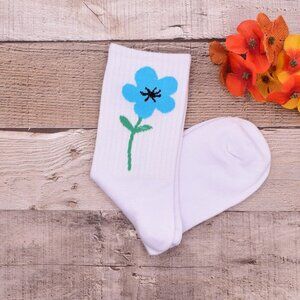 Minimal Garden Womens Flower Socks Blue on White Gift Packaged